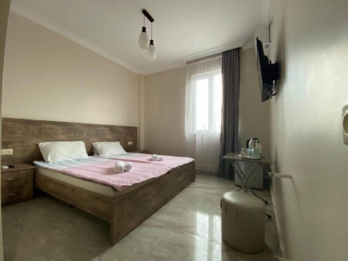 Family Hotel Batumi Eksteriør billede