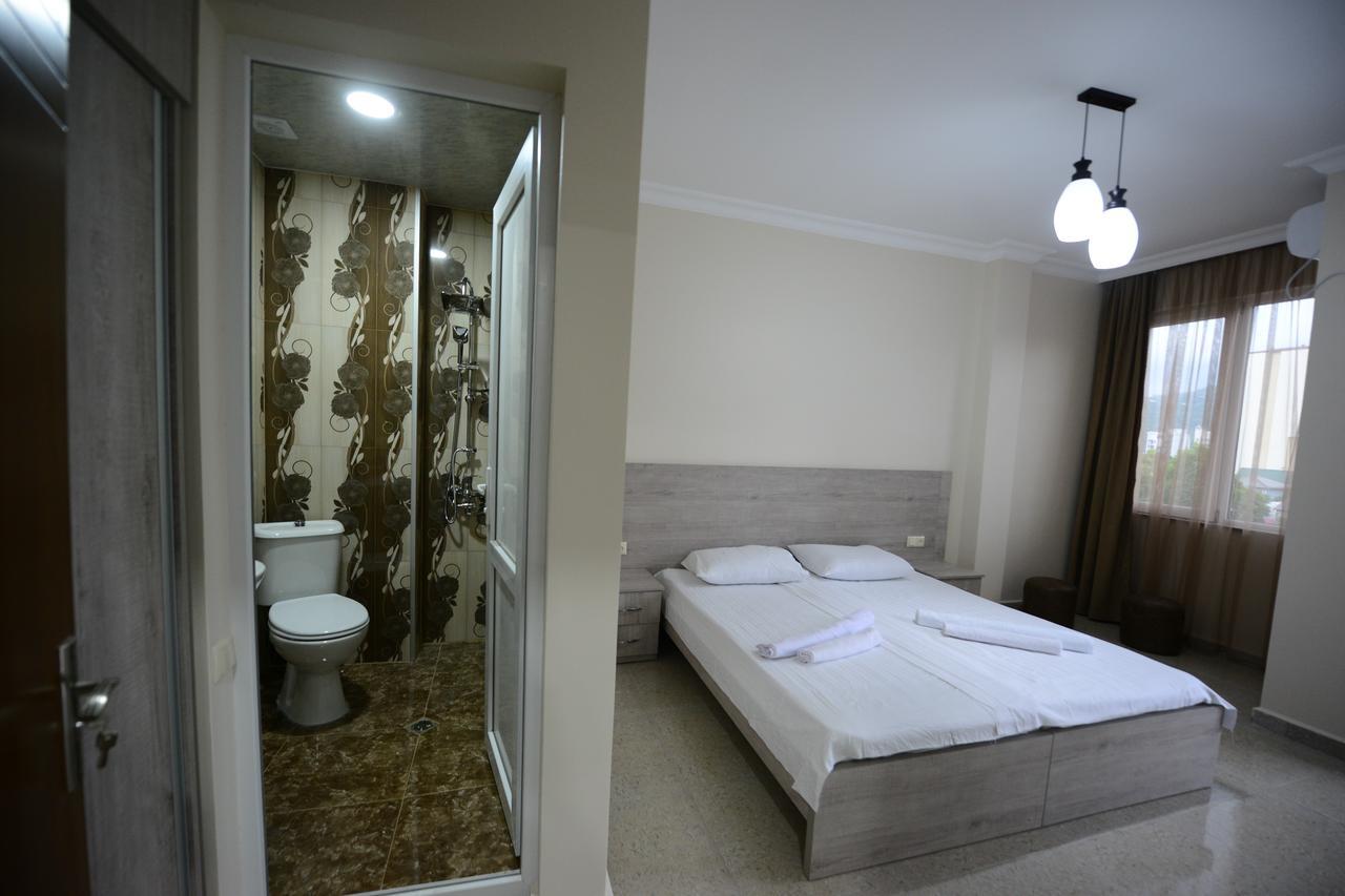 Family Hotel Batumi Eksteriør billede