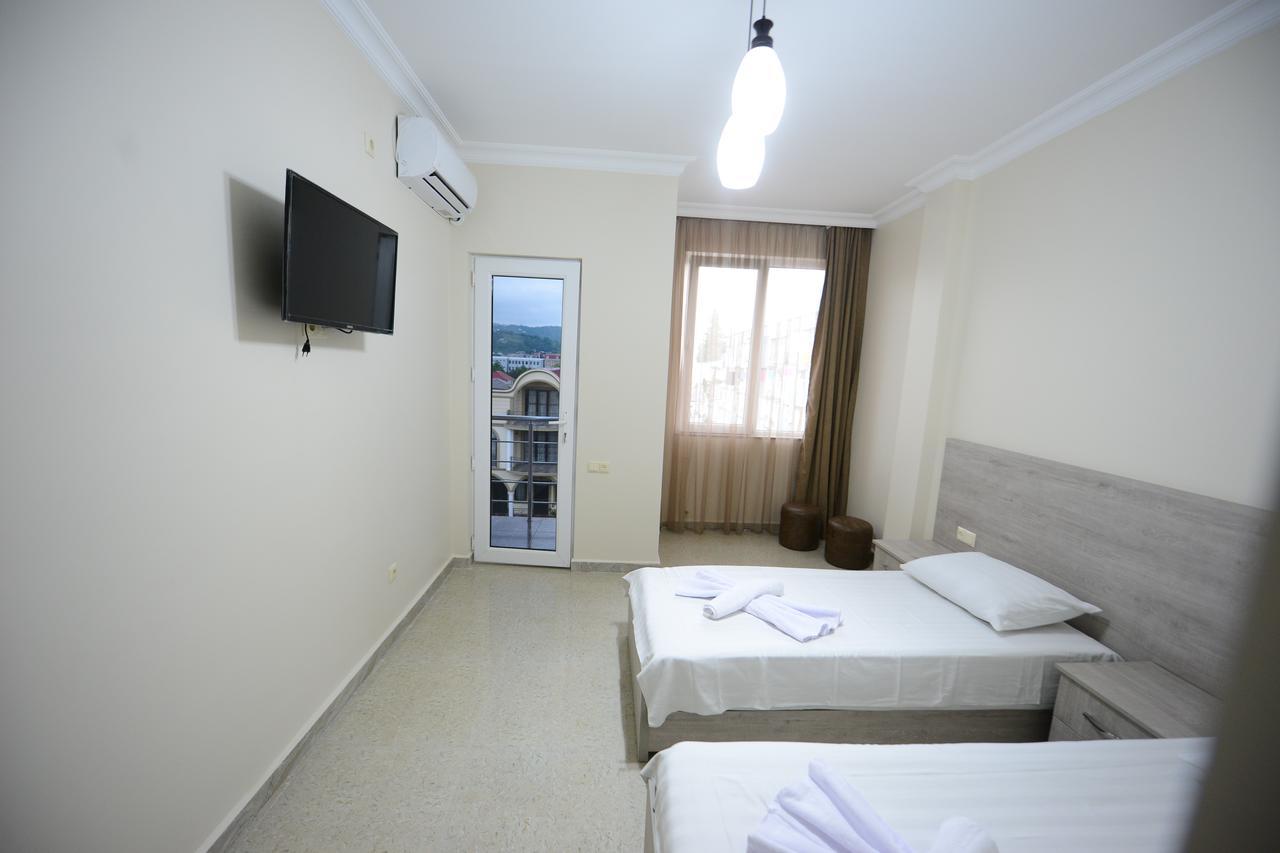 Family Hotel Batumi Eksteriør billede
